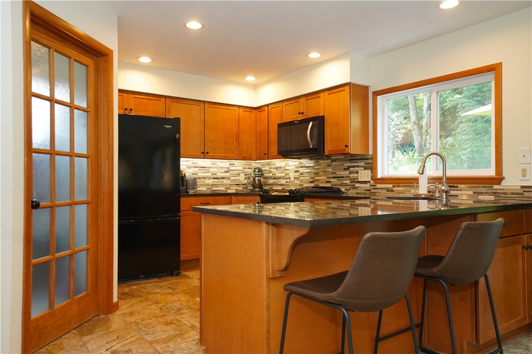 Cranberry Twp, Pennsylvania 16066, United States, 4 Bedrooms Bedrooms, ,3 BathroomsBathrooms,Residential,Active,165663