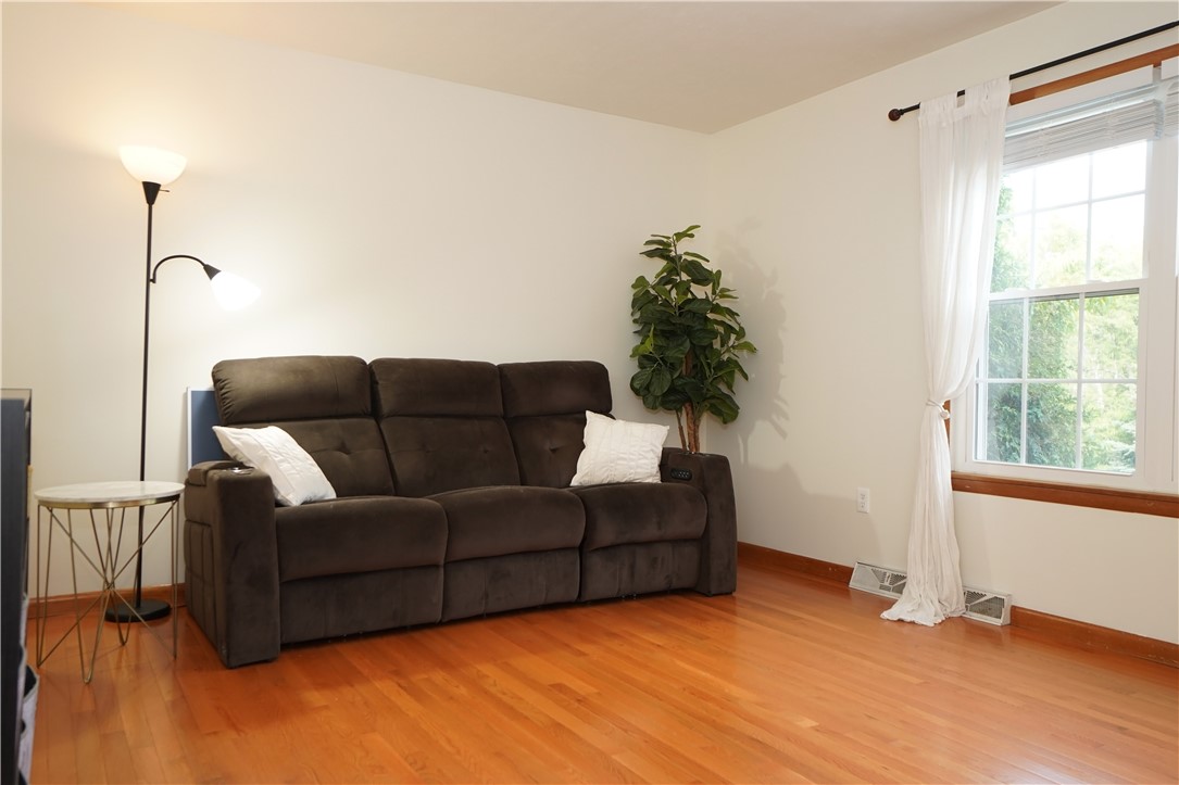 Cranberry Twp, Pennsylvania 16066, United States, 4 Bedrooms Bedrooms, ,3 BathroomsBathrooms,Residential,Active,165663