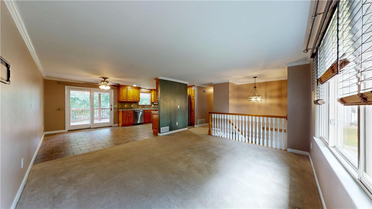 313 Meadow Dr