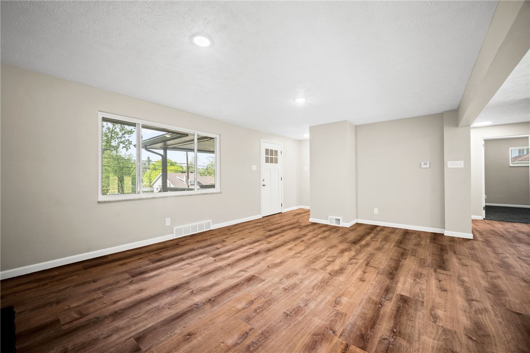 271 Forest Grove Rd