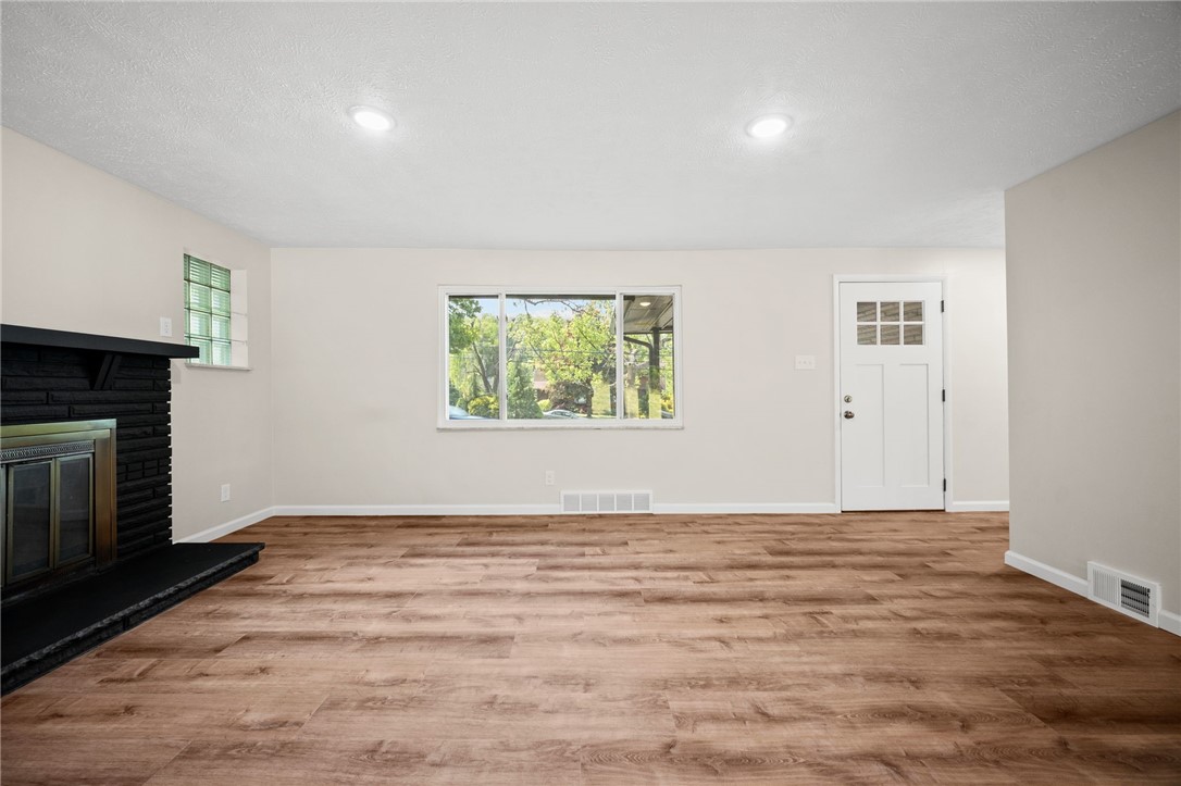 271 Forest Grove Rd