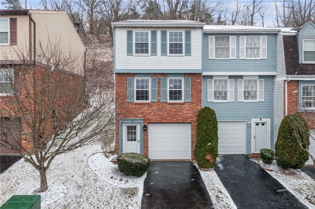 11 Shadow Drive Dr, Whitehall, Pennsylvania image 1