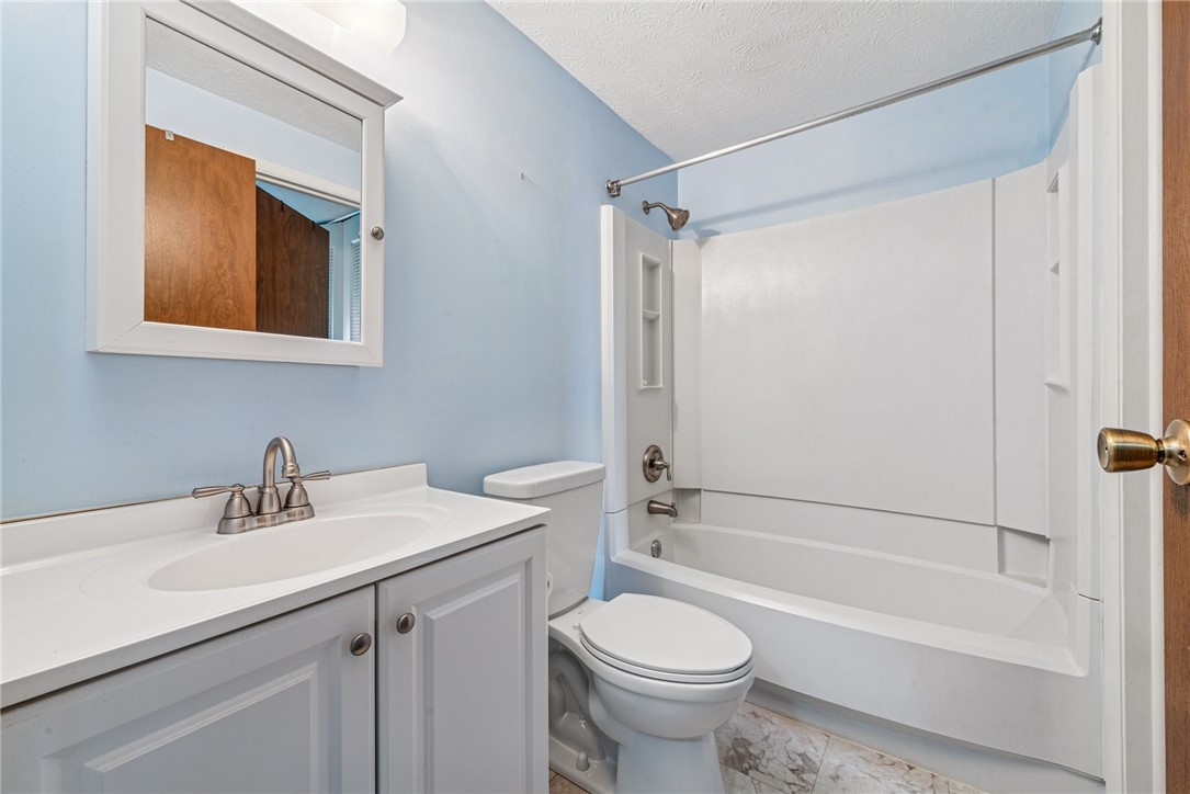 11 Shadow Drive Dr, Whitehall, Pennsylvania image 15