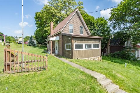 133 2nd Street Vintondale PA 15961