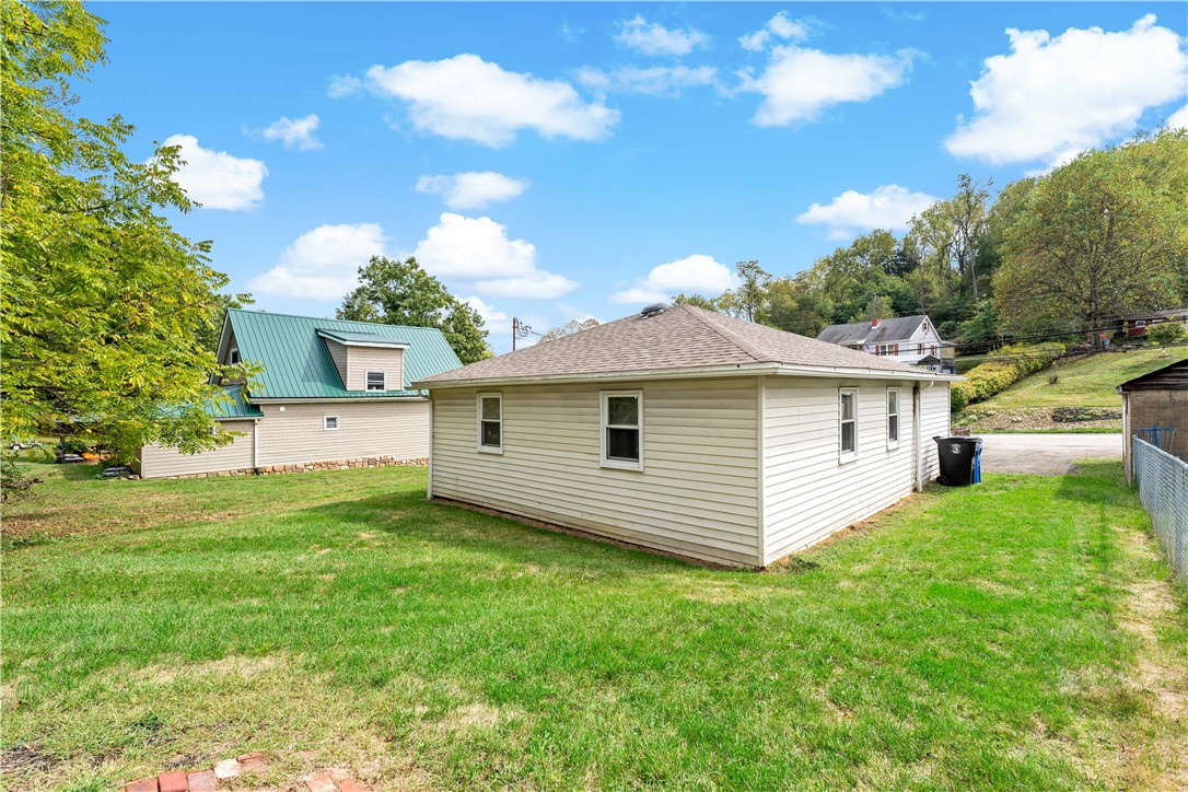 Elizabeth Twp/Boro, Pennsylvania 15037, United States, 2 Bedrooms Bedrooms, ,1 BathroomBathrooms,Residential,Active,222537