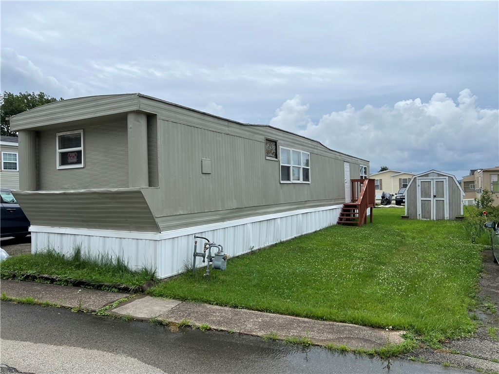 752 Regent Dr