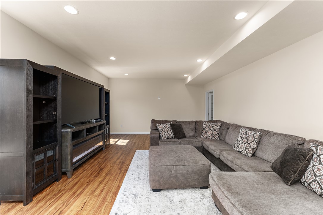 Pine Twp, Pennsylvania 15090, United States, 4 Bedrooms Bedrooms, ,4 BathroomsBathrooms,Residential,Active,167259