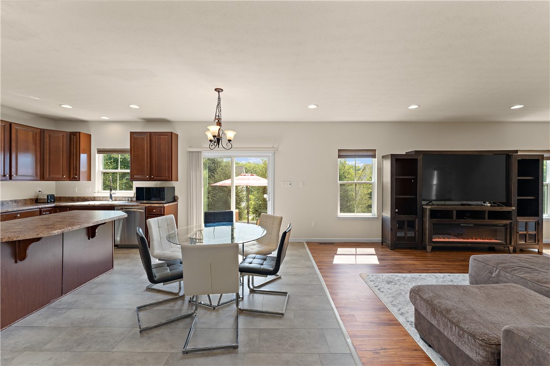 Pine Twp, Pennsylvania 15090, United States, 4 Bedrooms Bedrooms, ,4 BathroomsBathrooms,Residential,Active,167259