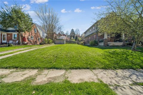 Photo of 282 Ashland Ave, Pittsburgh, PA 15228 (MLS # 1747381)