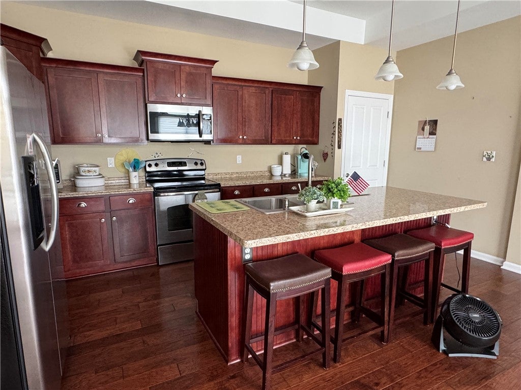 132 Cobblestone Dr