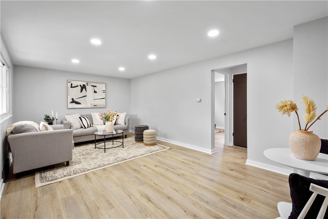 112 Eileen Dr