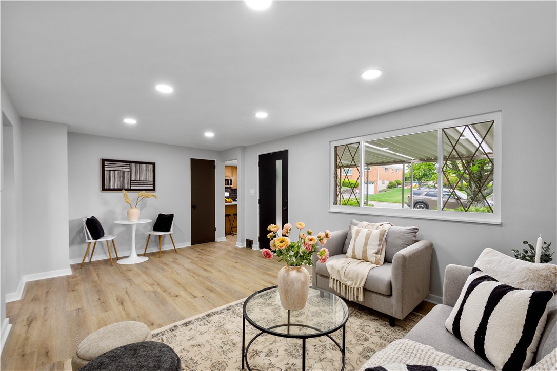 112 Eileen Dr