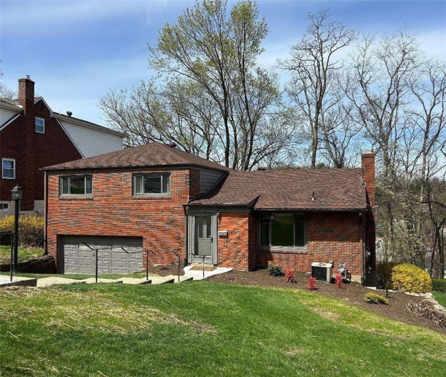 237 Roycroft AVe