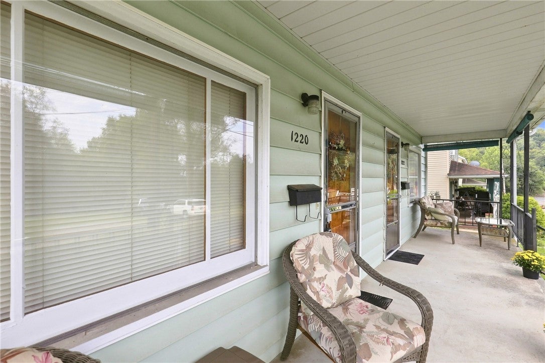 1220 Main Street