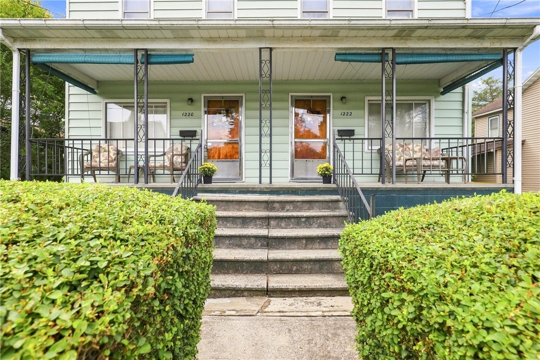 1220 Main Street