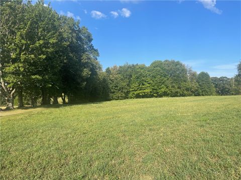 000 Perry Hwy Lancaster Twp PA 16037