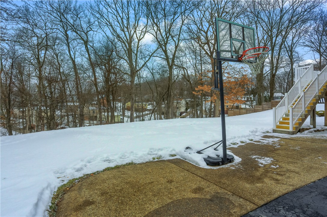 251 Saint Leonards Ln