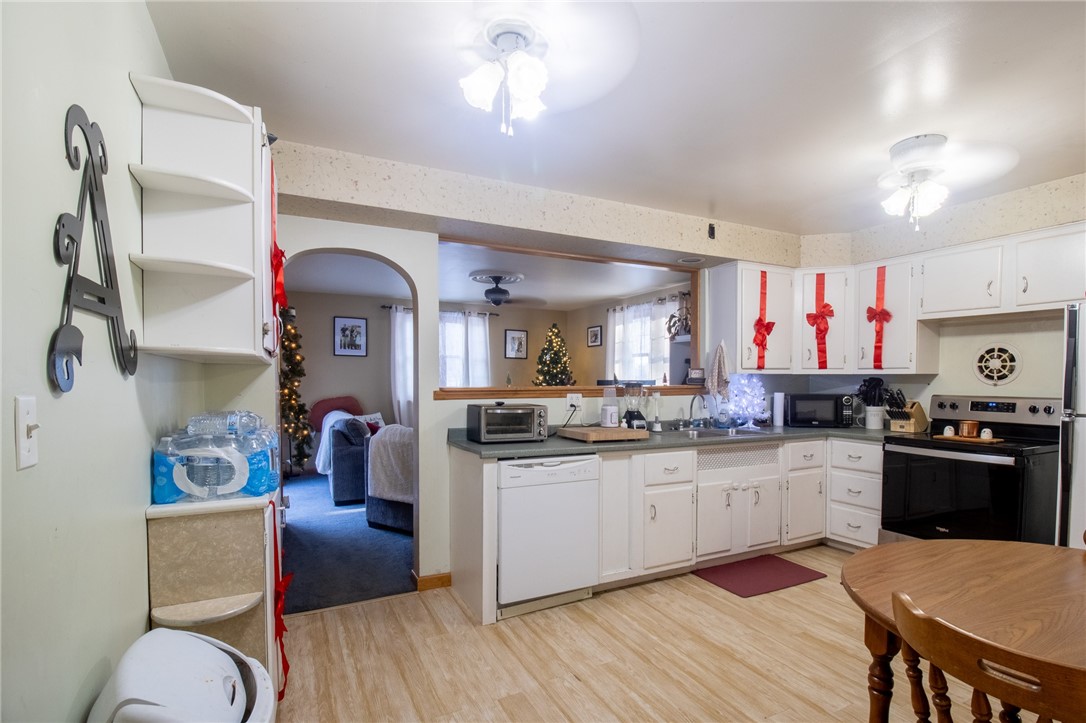 Hempfield Twp - Wml, Pennsylvania 15601, United States, 4 Bedrooms Bedrooms, ,2 BathroomsBathrooms,Residential,Active,39