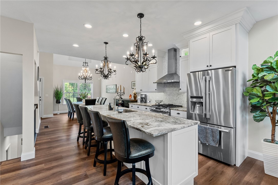 996 Surrey Woods Dr