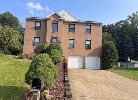 Homes For Sale - 112 Coventry Ct Ct<br/> Monroeville, PA 15146