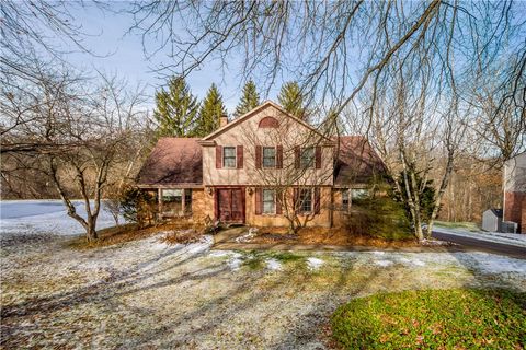 Photo of 1693 Hathaway Ln, Pittsburgh, PA 15241 (MLS # 1738354)