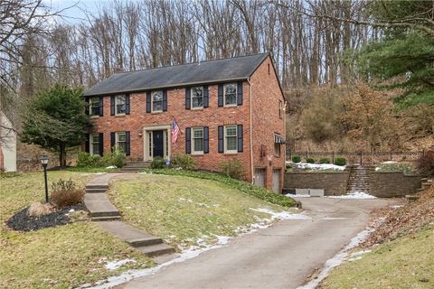2305 Salem Franklin Park PA 15237