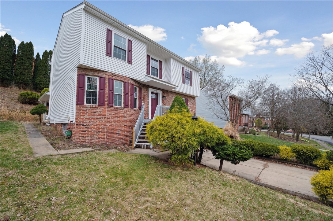 102 Edgemeade Dr, Monroeville, Pennsylvania image 2