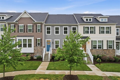 Photo of 196 Moyer Hill Dr, Cranberry Twp, PA 16066 (MLS # 1759713)