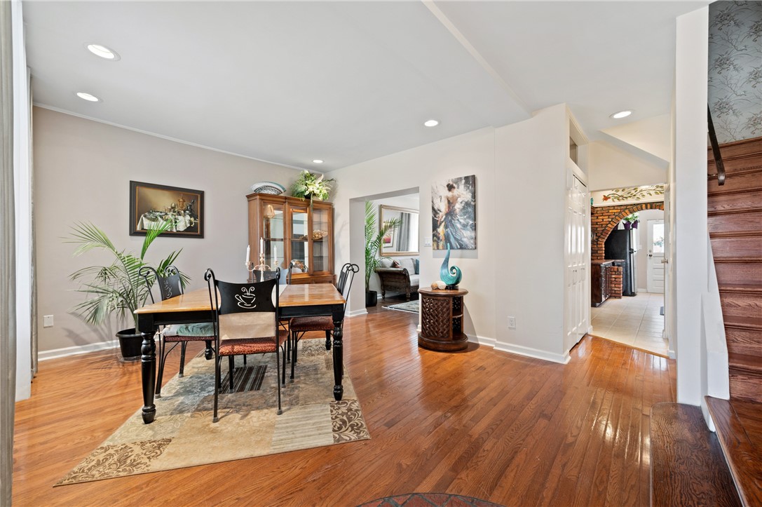 956 Greenfield Ave