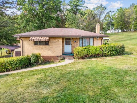 Photo of 911 Melvin Ave, Washington, PA 15301 (MLS # 1724117)