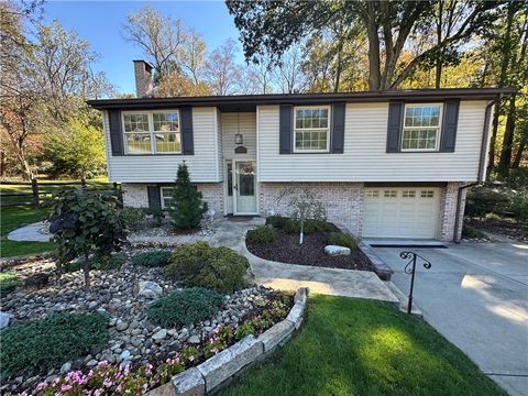 Photo of 317 Circle Dr, White Oak, PA 15131 (MLS # 1724991)