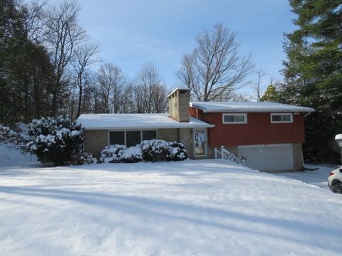 Photo of 120 Virginia St, Latrobe, PA 15650 (MLS # 1735150)