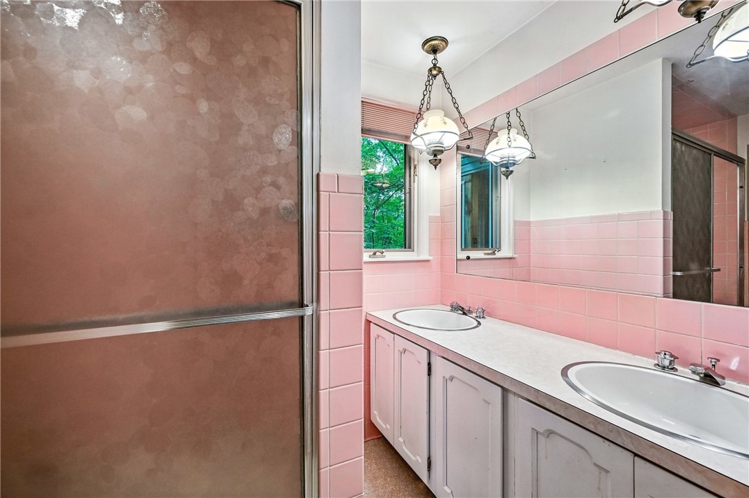 Delaware Twp, Pennsylvania 16154, United States, 3 Bedrooms Bedrooms, ,3 BathroomsBathrooms,Residential,Active,150180