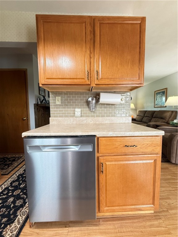 Clark Boro, Pennsylvania 16150, United States, 3 Bedrooms Bedrooms, ,2 BathroomsBathrooms,Residential,Contingent,196454