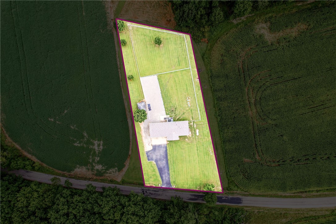 Clark Boro, Pennsylvania 16150, United States, 3 Bedrooms Bedrooms, ,2 BathroomsBathrooms,Residential,Contingent,196454