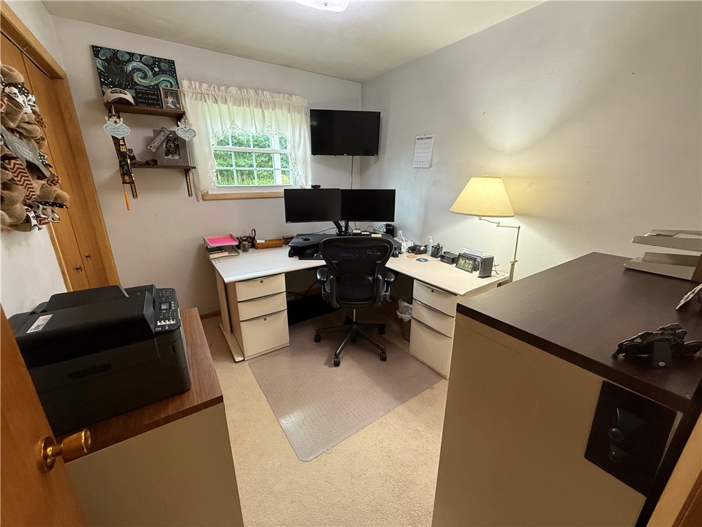 Clark Boro, Pennsylvania 16150, United States, 3 Bedrooms Bedrooms, ,2 BathroomsBathrooms,Residential,Contingent,196454