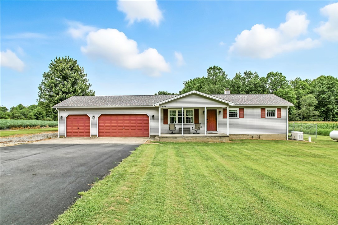 Clark Boro, Pennsylvania 16150, United States, 3 Bedrooms Bedrooms, ,2 BathroomsBathrooms,Residential,Contingent,196454