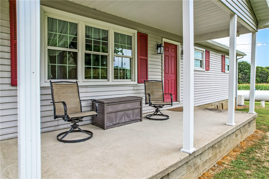 Clark Boro, Pennsylvania 16150, United States, 3 Bedrooms Bedrooms, ,2 BathroomsBathrooms,Residential,Contingent,196454