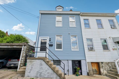 Photo of 424 Orwell Way, Pittsburgh, PA 15224 (MLS # 1758738)
