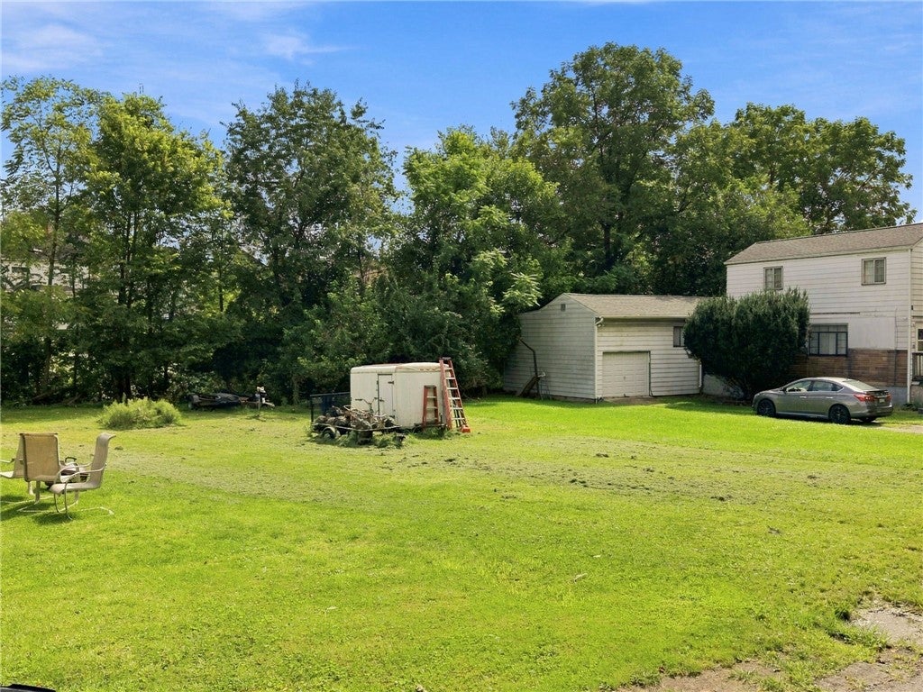 223 Lexington Ct