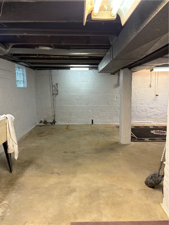 Arnold, Pennsylvania 15068, United States, 2 Bedrooms Bedrooms, ,1 BathroomBathrooms,Residential,Pending,222668