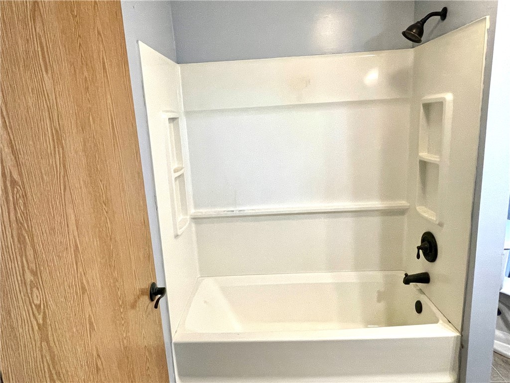 City Of But NW, Pennsylvania 16001, United States, 3 Bedrooms Bedrooms, ,1 BathroomBathrooms,Residential,Contingent,39192