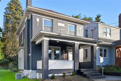 Photo of 1405 Evanston St, Pittsburgh, PA 15204 (MLS # 1731499)