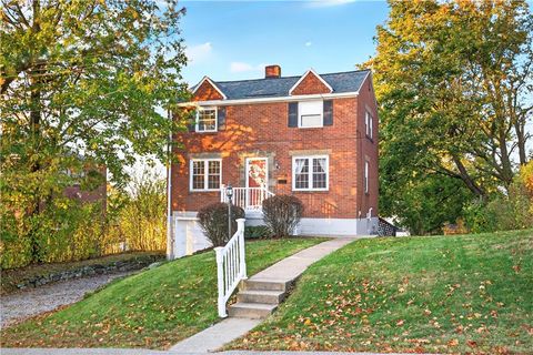 Photo of 3808 Rural Ct, Pittsburgh, PA 15221 (MLS # 1726652)
