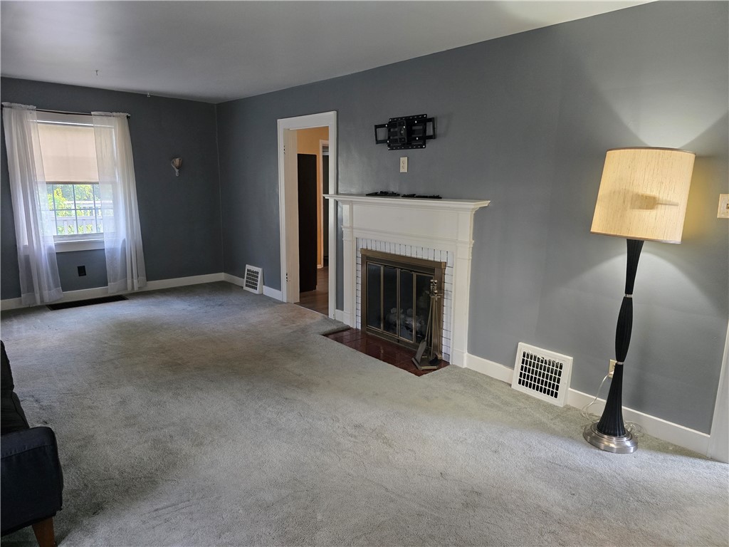 219 Johnston Dr