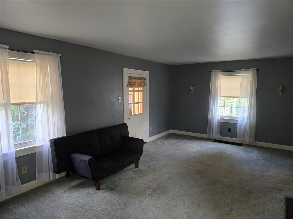 219 Johnston Dr