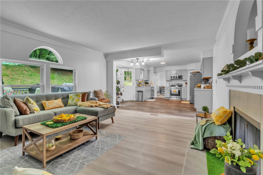 Cranberry Twp, Pennsylvania 16066, United States, 4 Bedrooms Bedrooms, ,3 BathroomsBathrooms,Residential,Active,183099