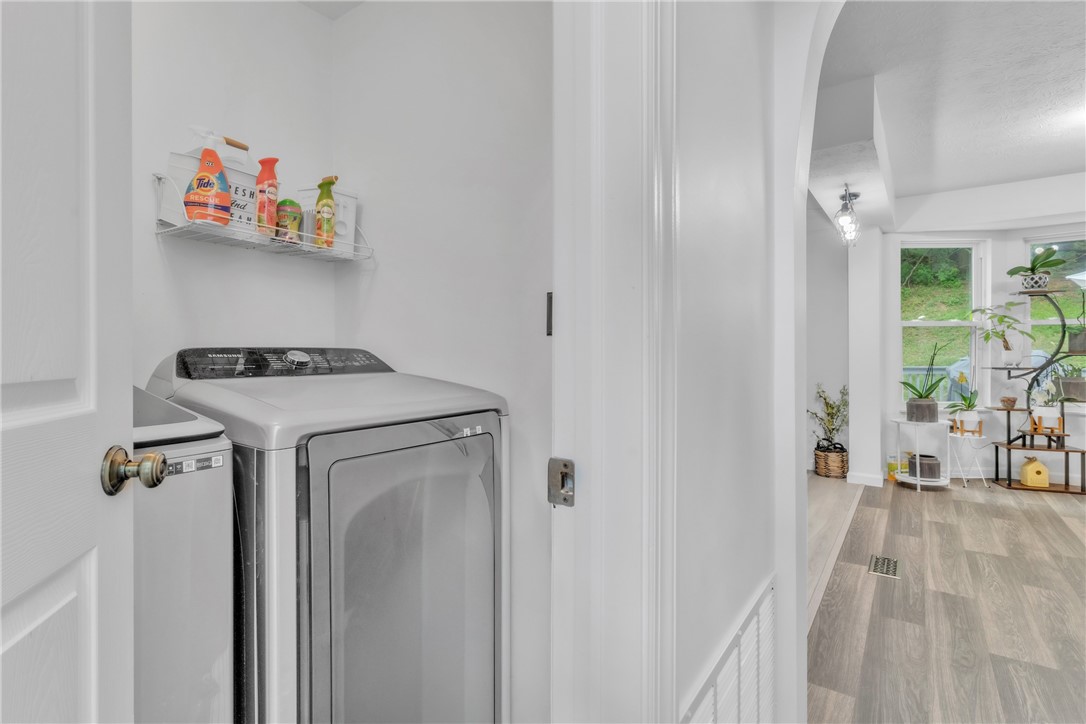 Cranberry Twp, Pennsylvania 16066, United States, 4 Bedrooms Bedrooms, ,3 BathroomsBathrooms,Residential,Active,183099