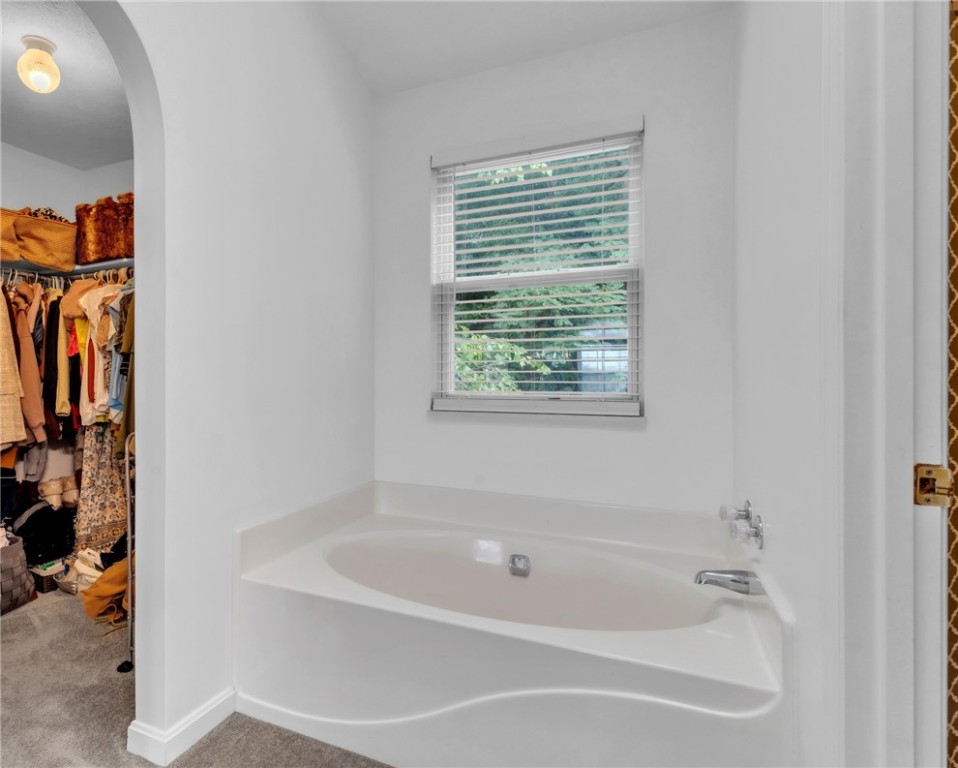 Cranberry Twp, Pennsylvania 16066, United States, 4 Bedrooms Bedrooms, ,3 BathroomsBathrooms,Residential,Active,183099