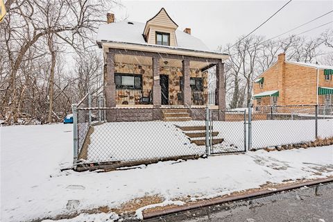 Photo of 1423 Orangewood Ave, Pittsburgh, PA 15216 (MLS # 1751429)